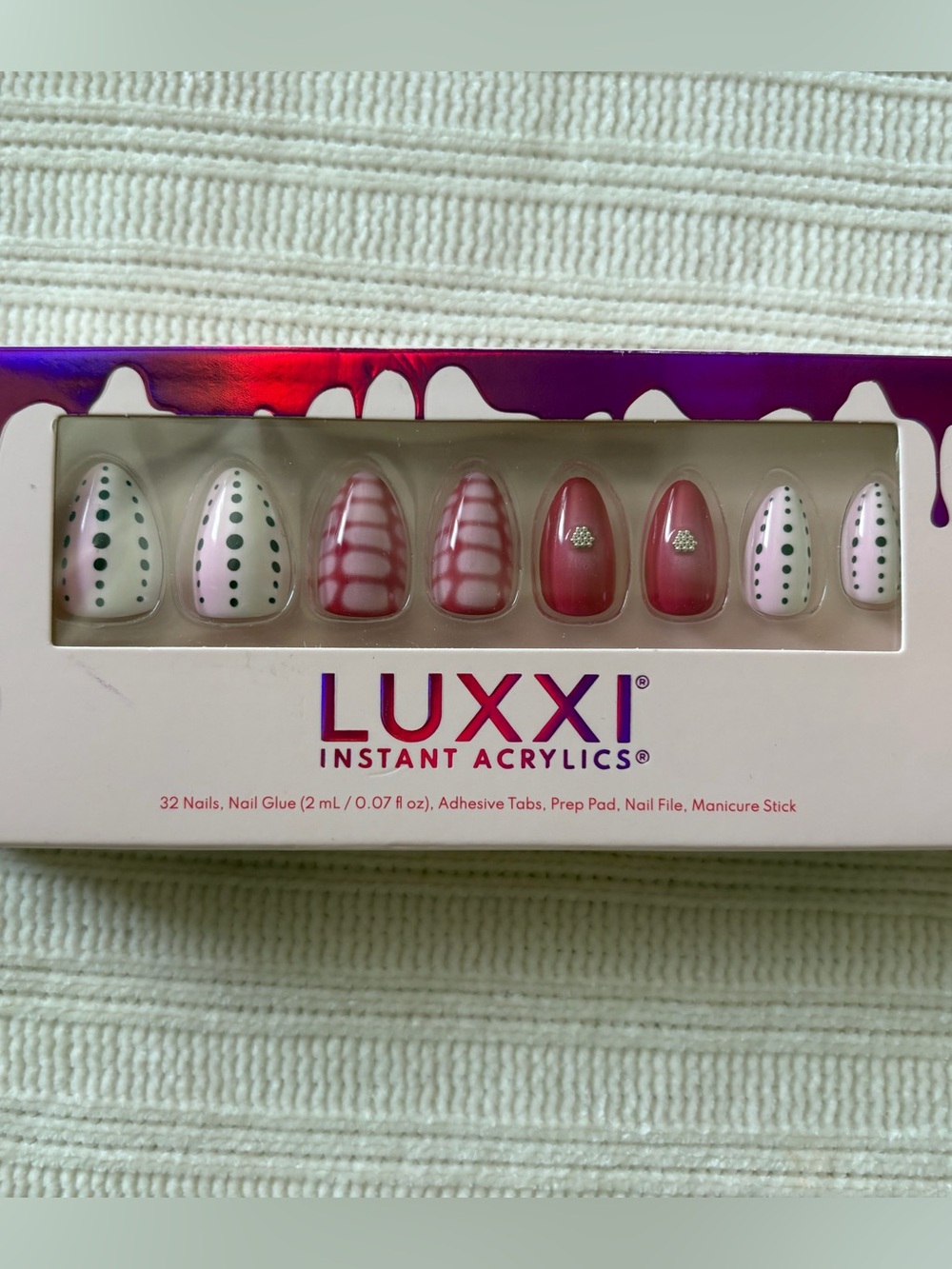 LUXXI Pink & White Press-On Nails - Instant Acrylics Set Candy Kisses